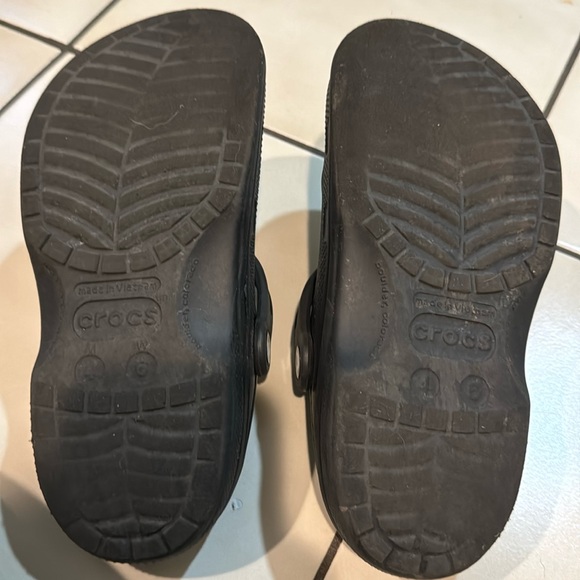 Crocs Fleece lined Black Size 4M/6W Good Used Condition - Picture 5 of 6